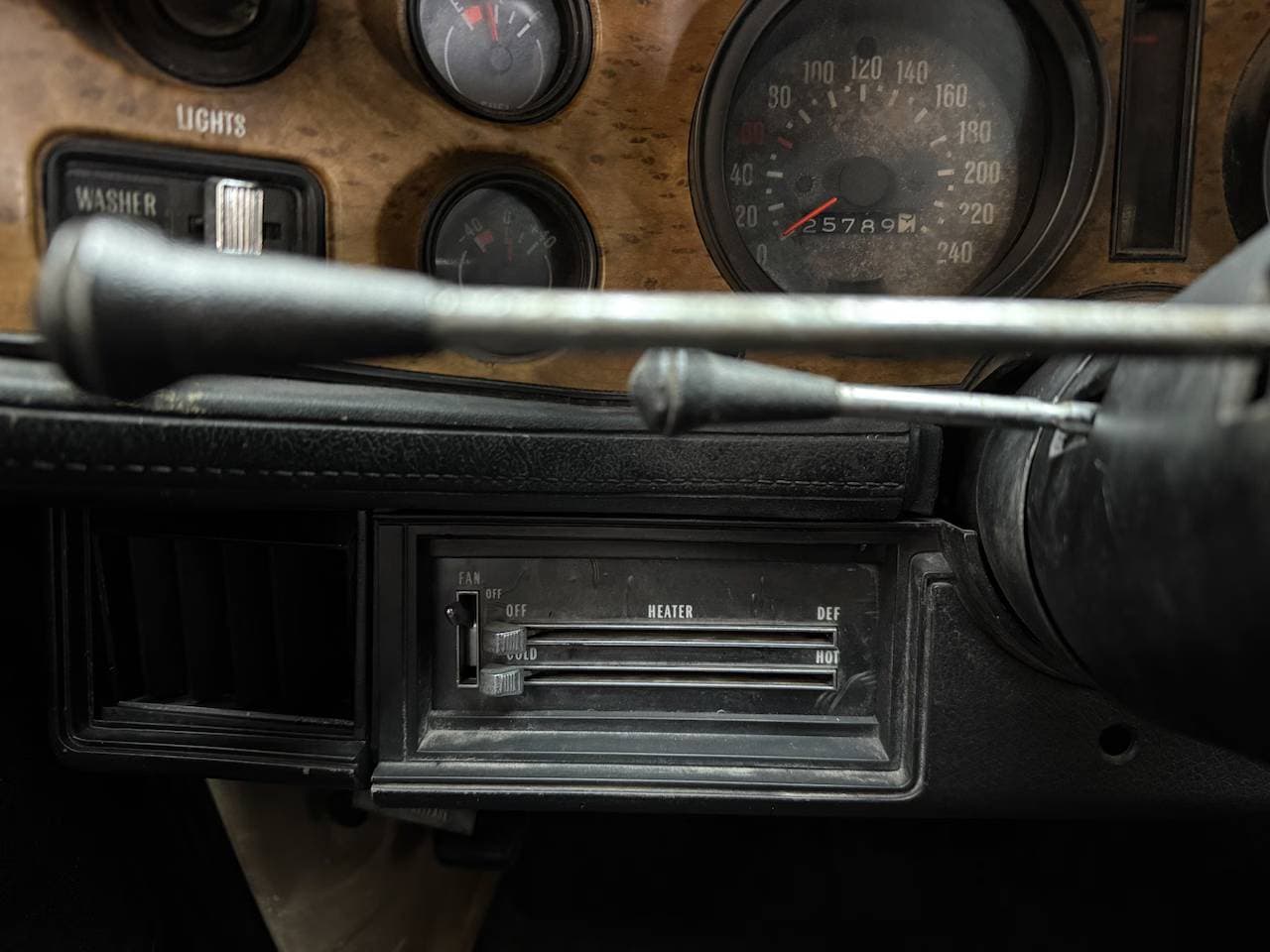 1975 Chevrolet CAMARO - 16