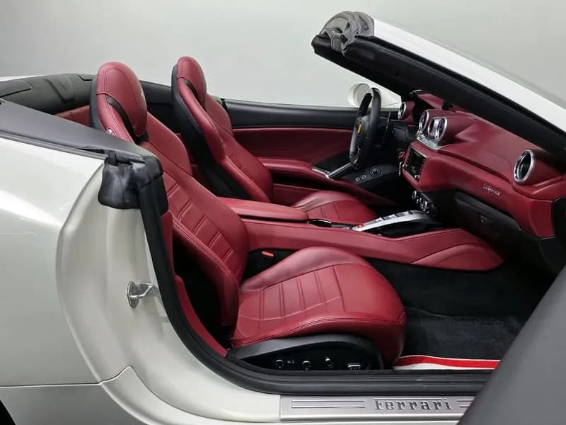 2015 Ferrari CALIFORNIA - 11