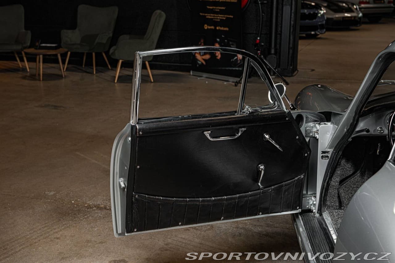 1962 Porsche 356 - 13