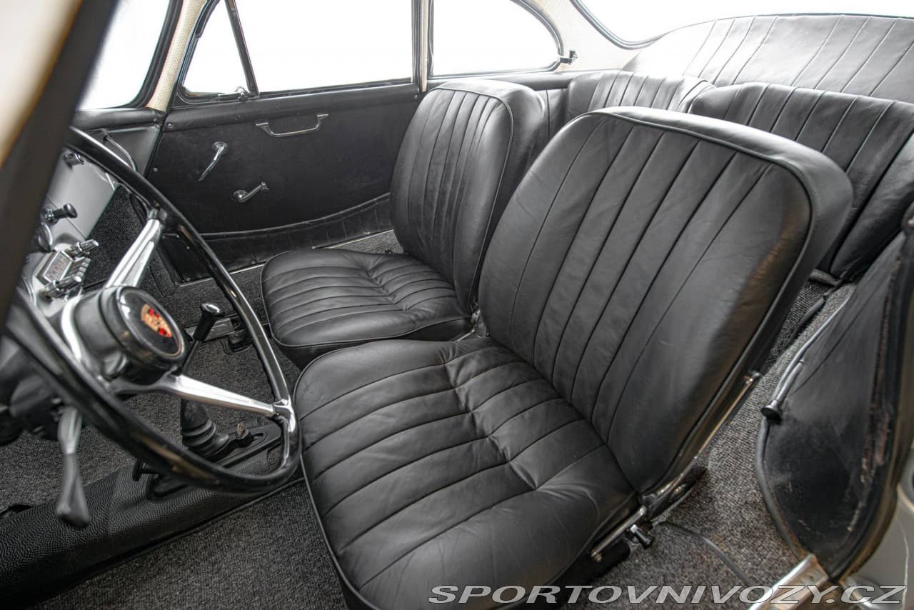 1962 Porsche 356 - 17
