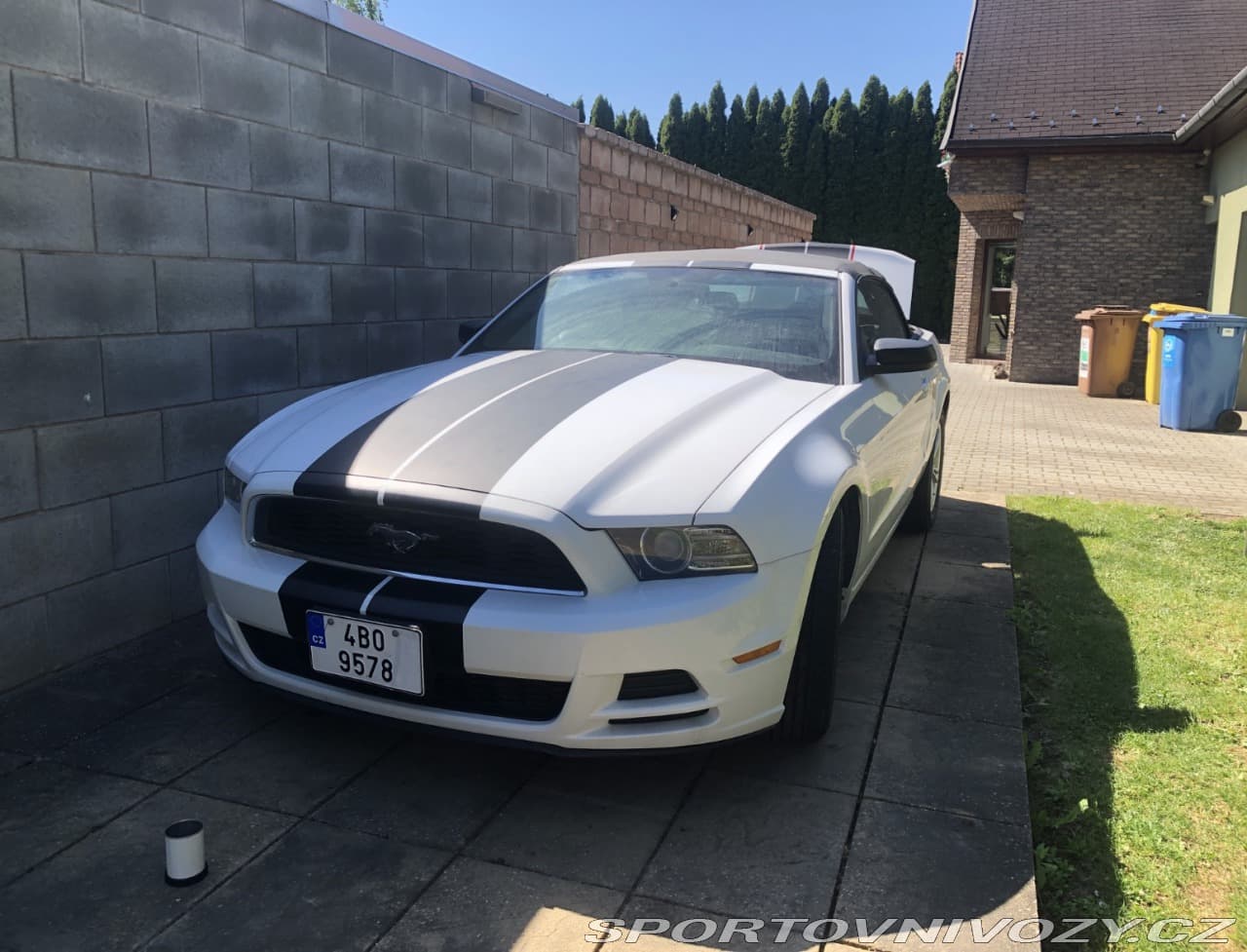 2013 Ford MUSTANG - 17