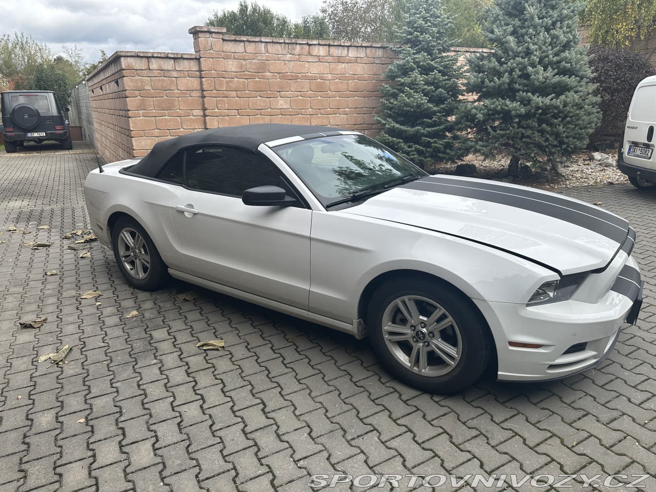 2013 Ford MUSTANG - 9