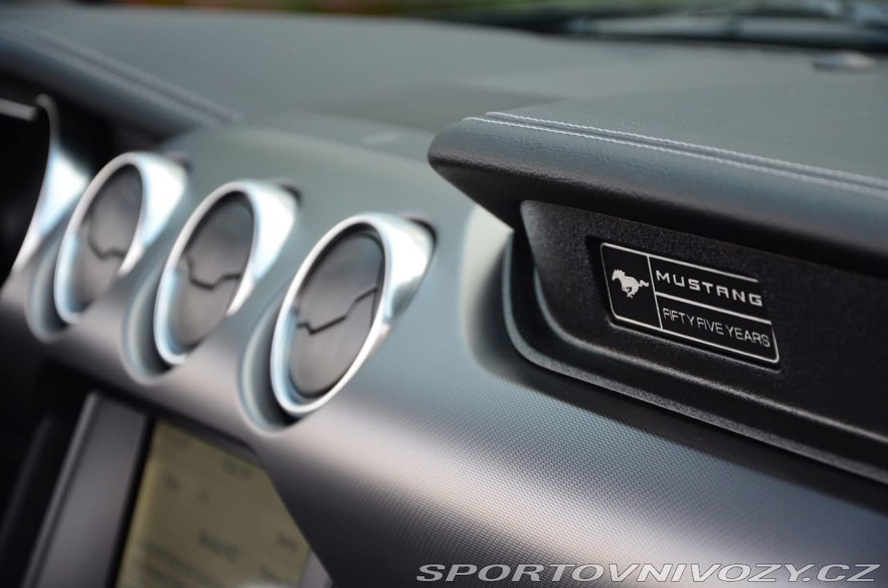 2020 Ford MUSTANG - 13