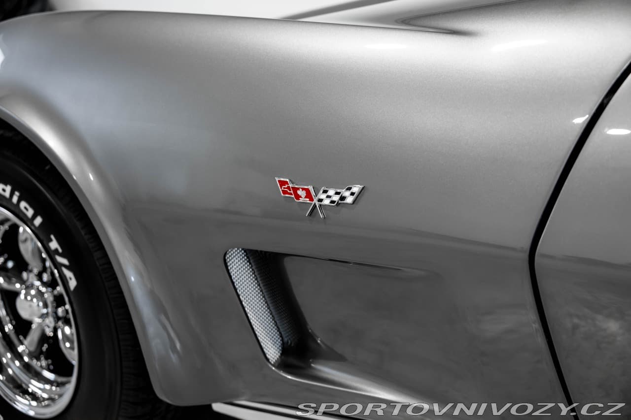 1977 Chevrolet CORVETTE - 14