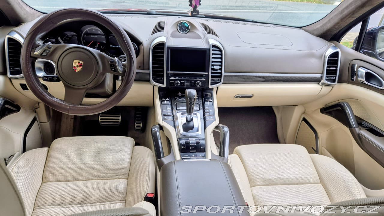 2011 Porsche Cayenne - 10