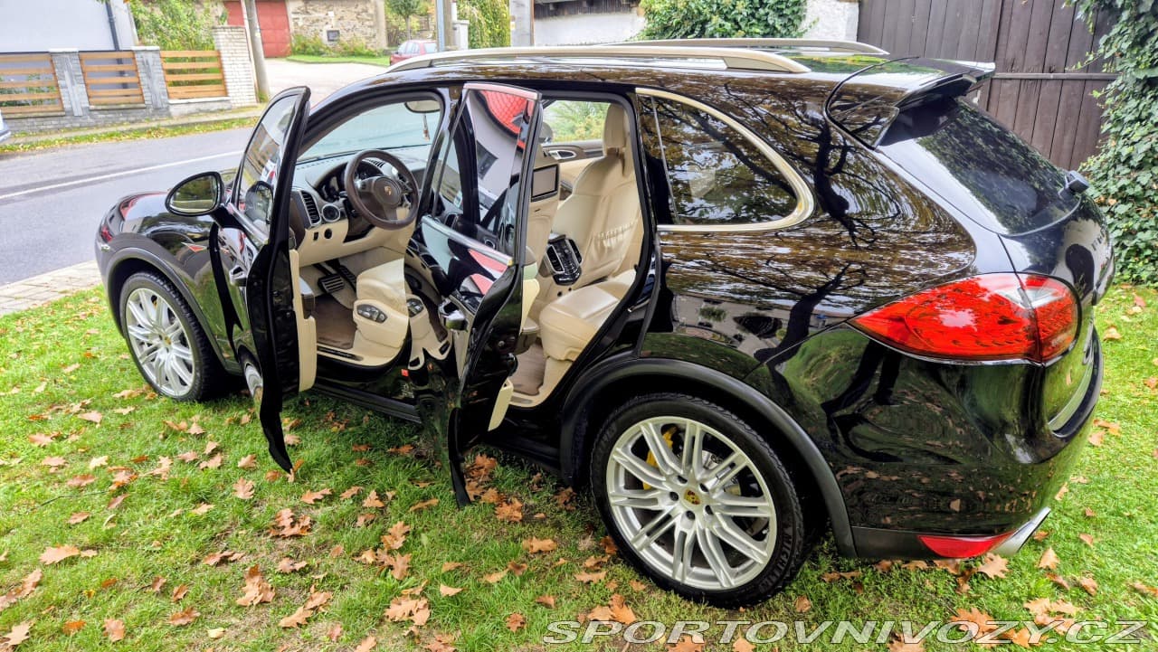 2011 Porsche Cayenne - 12