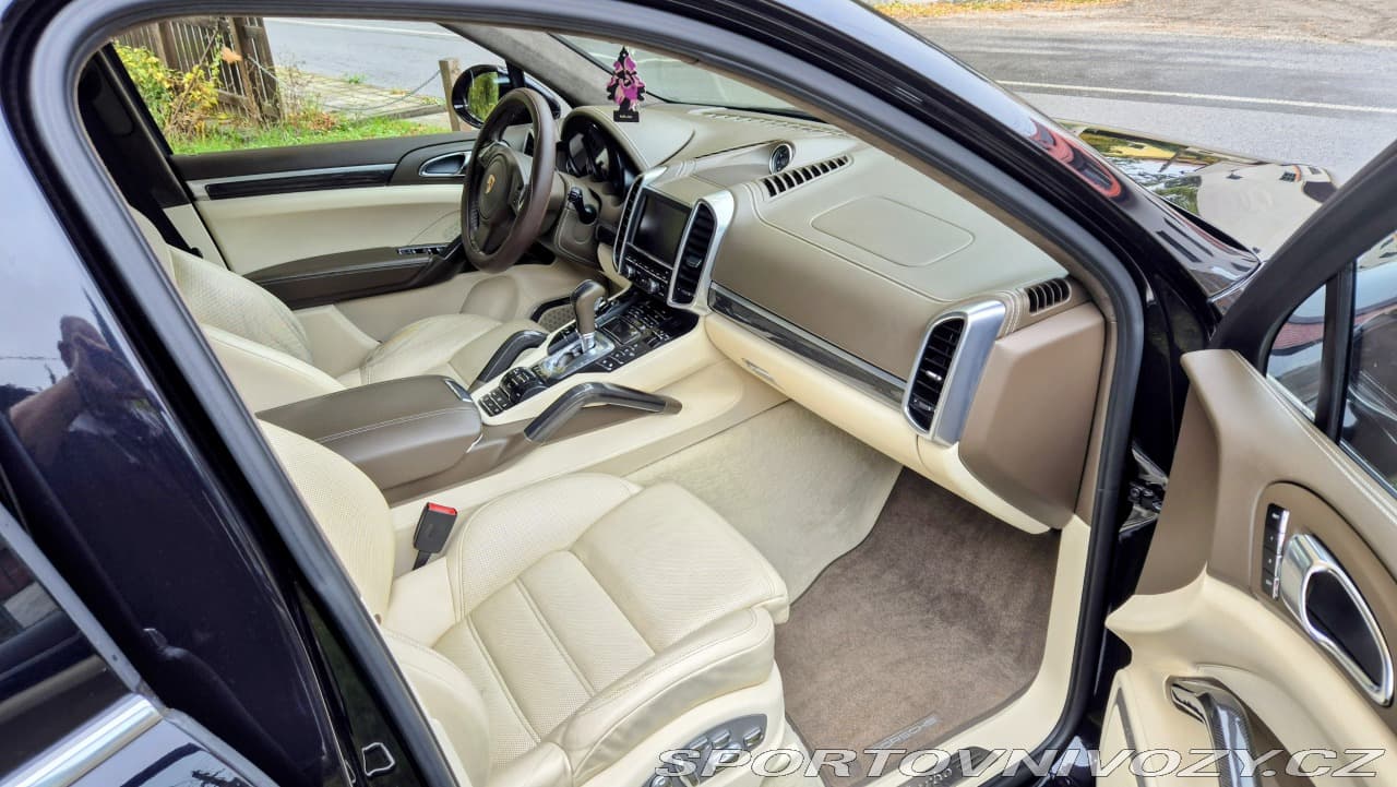 2011 Porsche Cayenne - 14