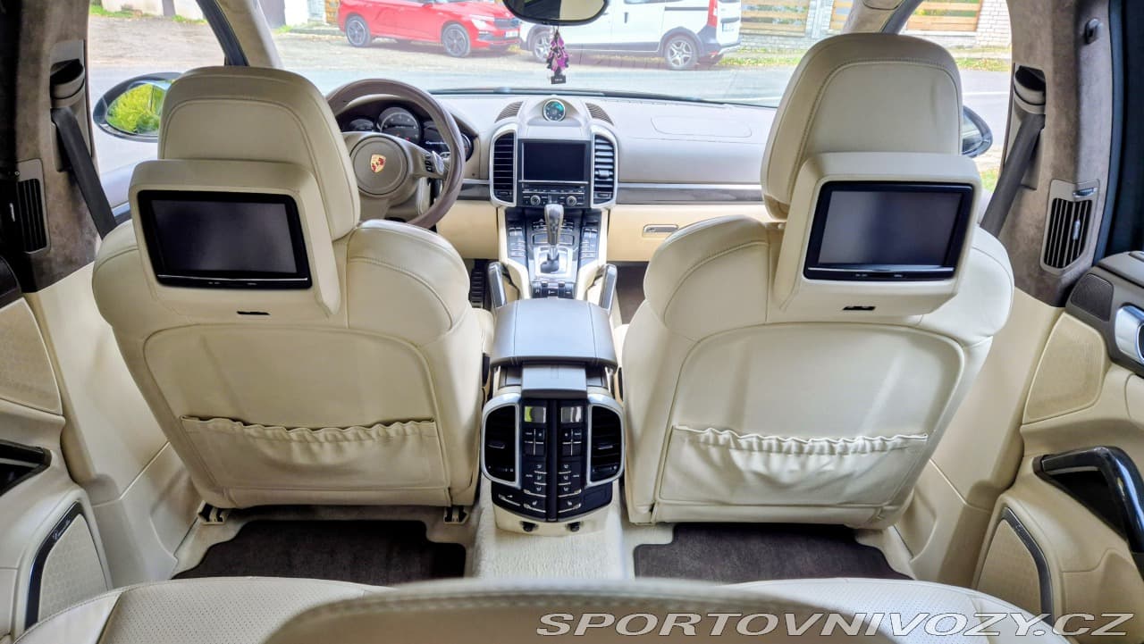 2011 Porsche Cayenne - 9