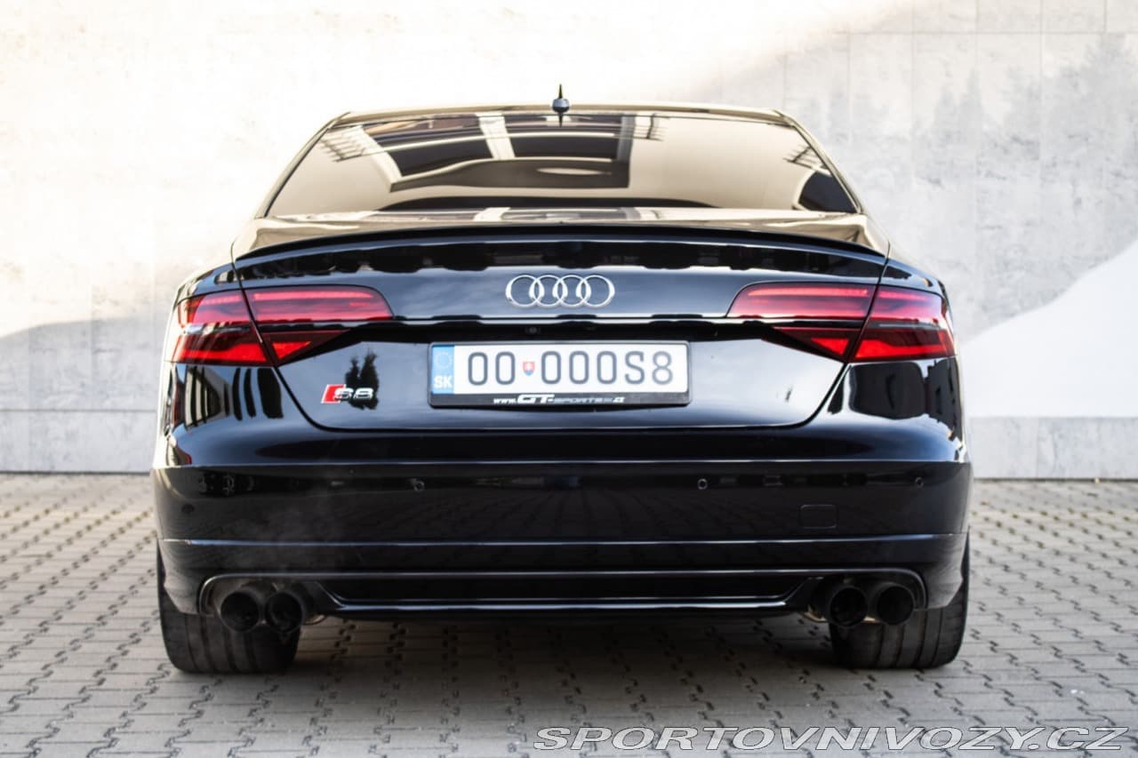 2017 Audi S8 - 10