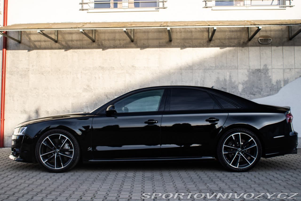 2017 Audi S8 - 14