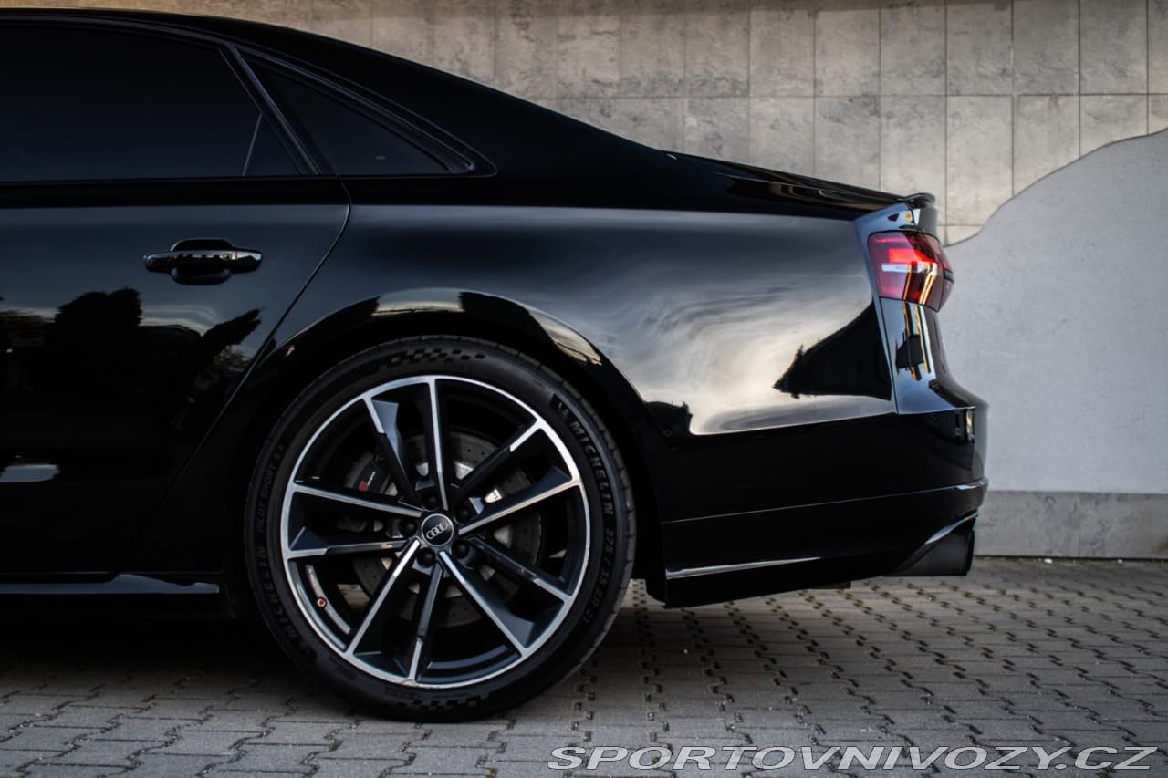 2017 Audi S8 - 16