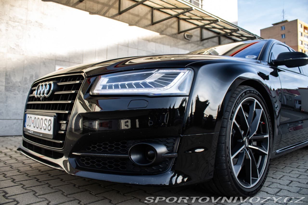 2017 Audi S8 - 19
