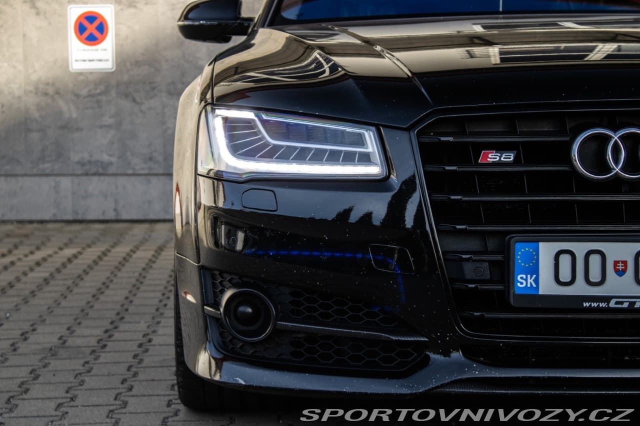 2017 Audi S8 - 3