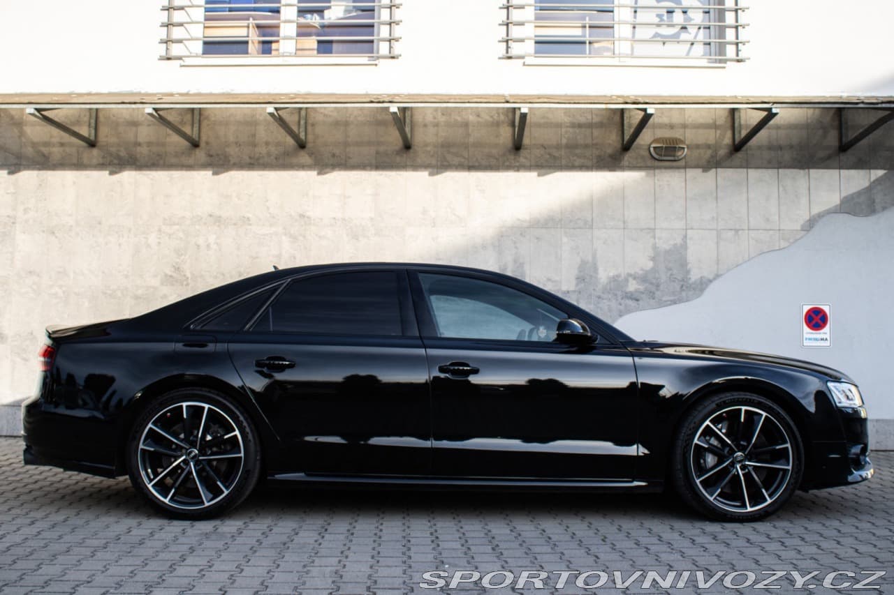 2017 Audi S8 - 5