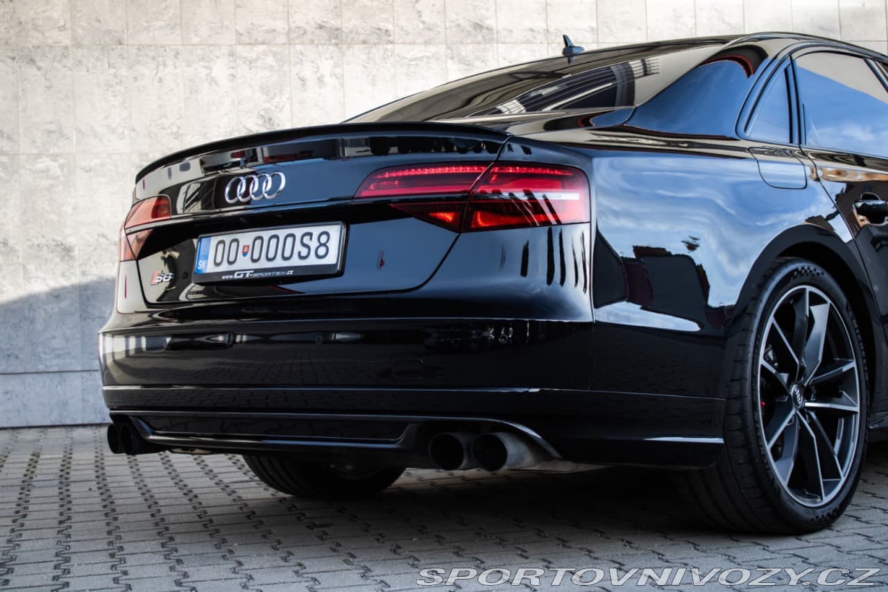 2017 Audi S8 - 9