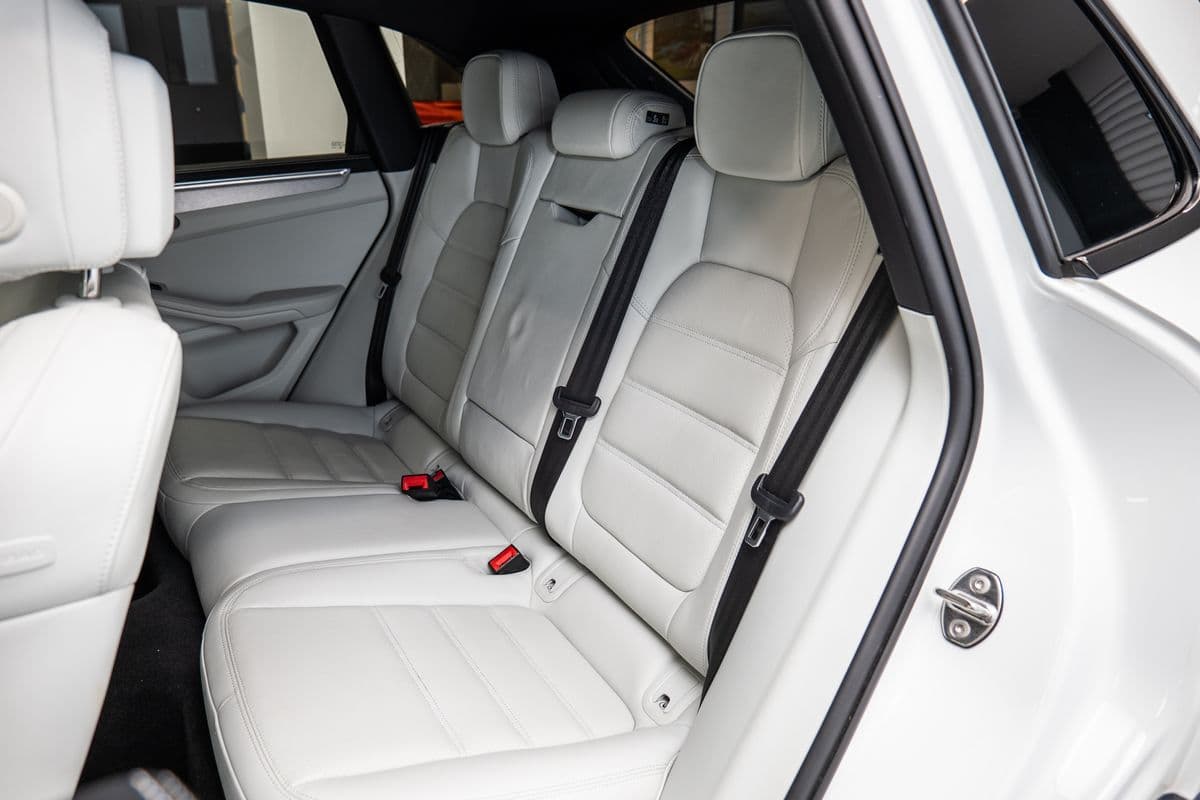 2023 Porsche Macan - 10