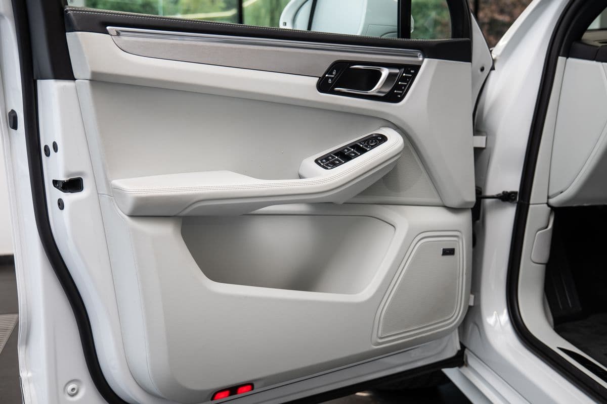 2023 Porsche Macan - 11