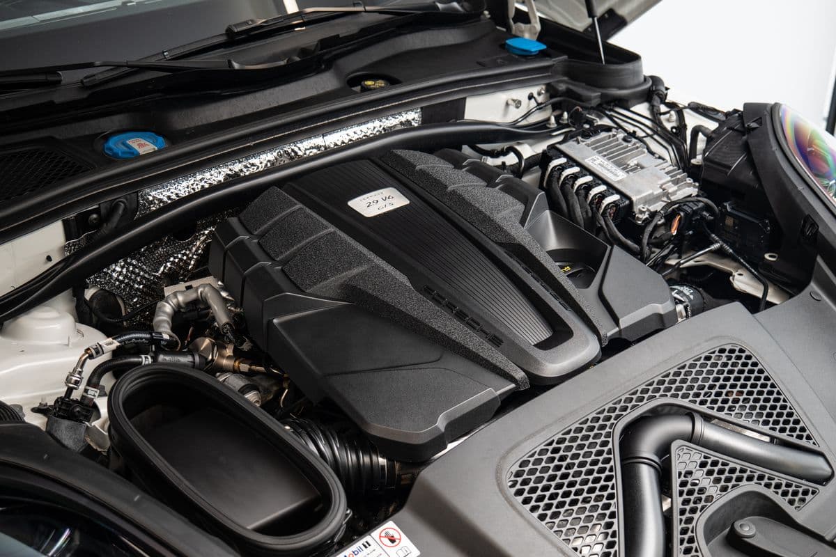 2023 Porsche Macan - 18