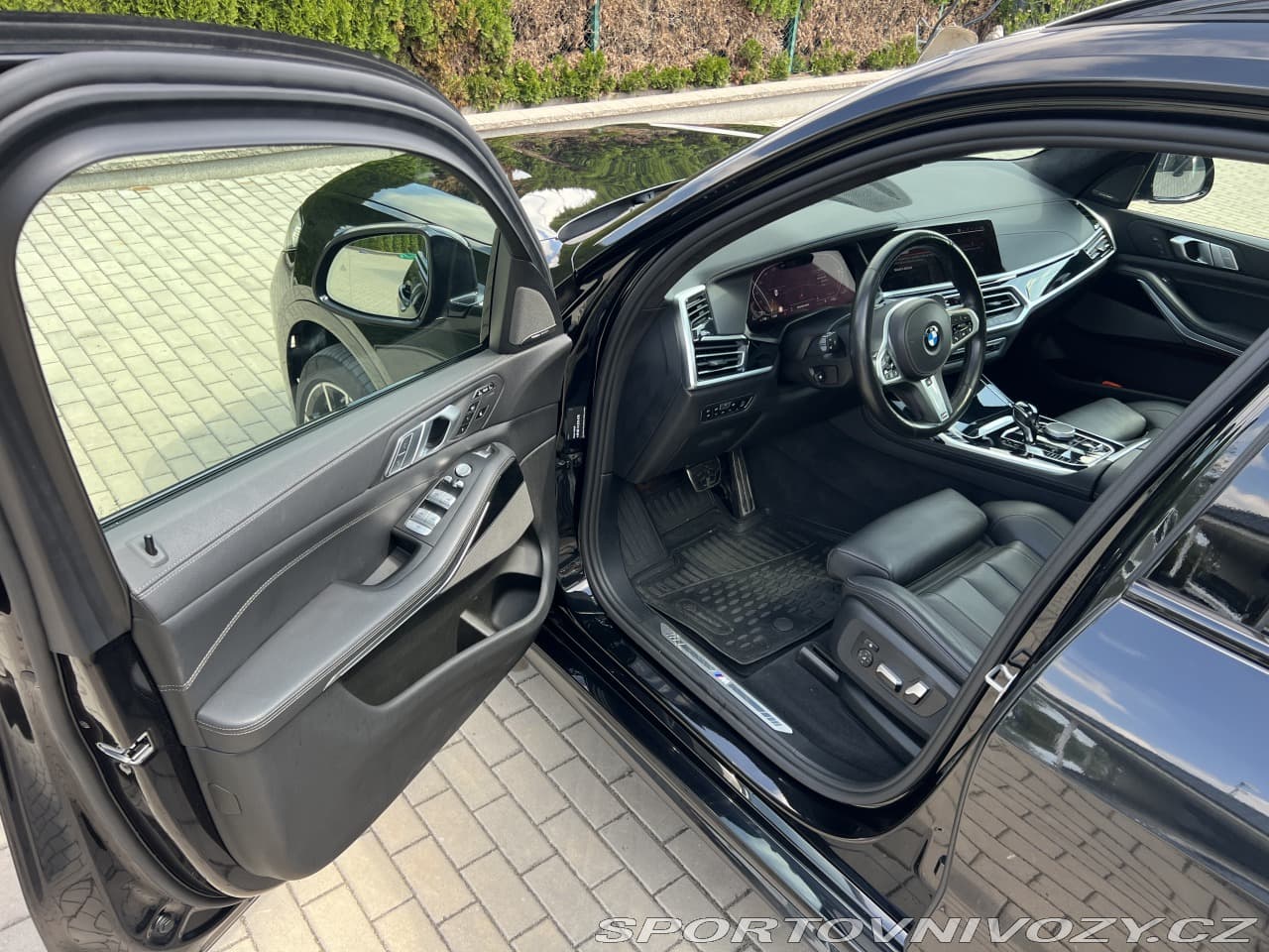 2021 BMW X7 - 10