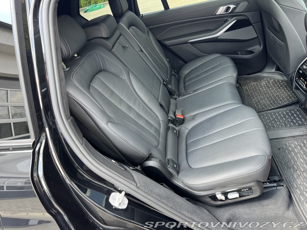2021 BMW X7 - 16