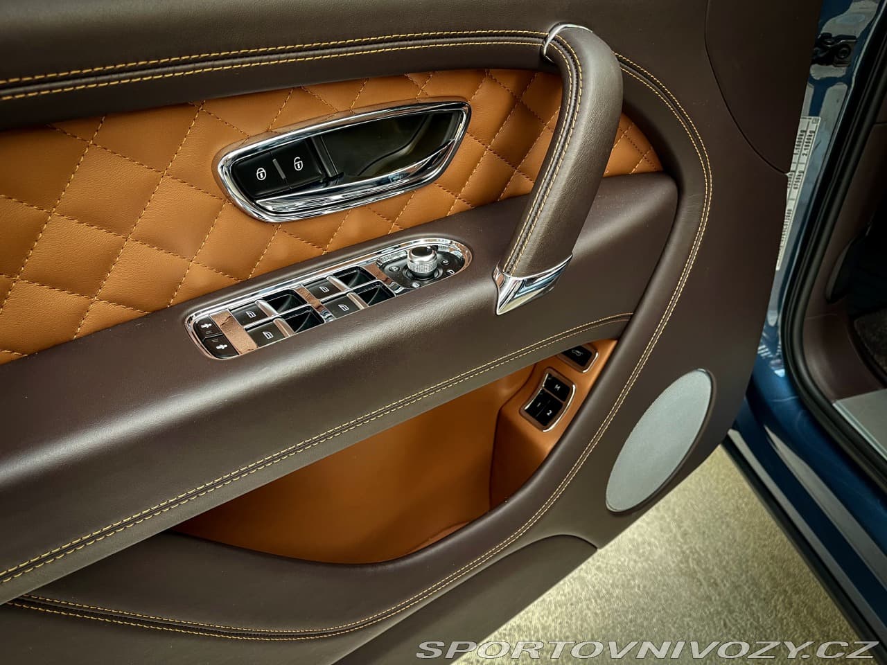 2016 Bentley BENTAYGA - 11