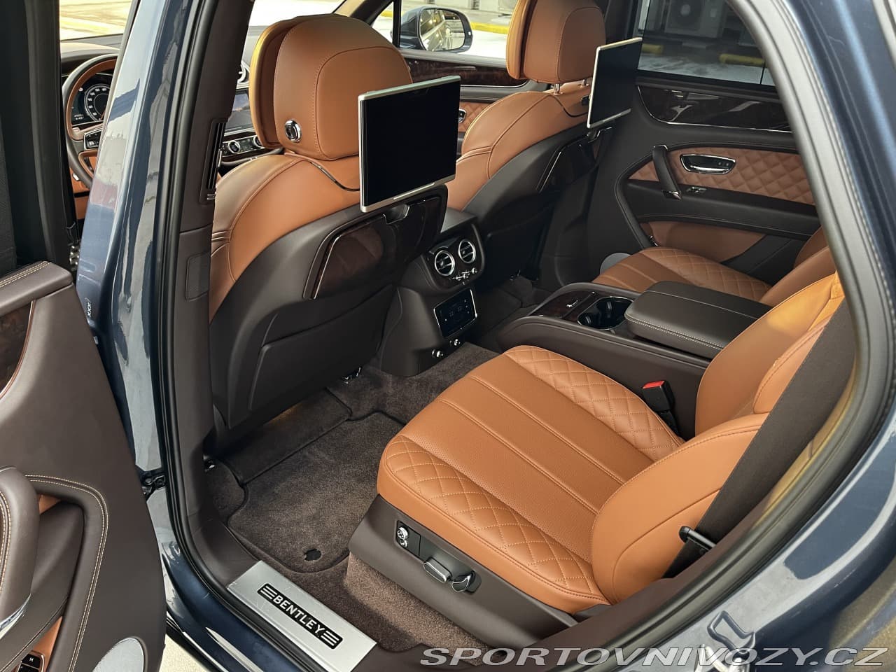 2016 Bentley BENTAYGA - 14