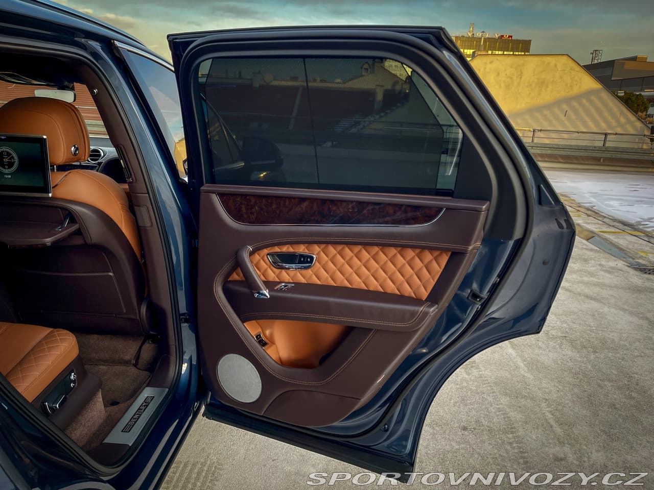 2016 Bentley BENTAYGA - 15
