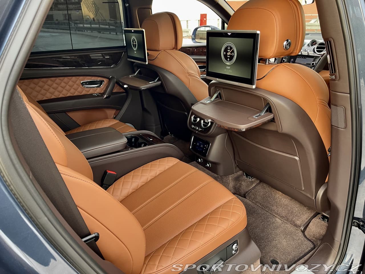 2016 Bentley BENTAYGA - 16