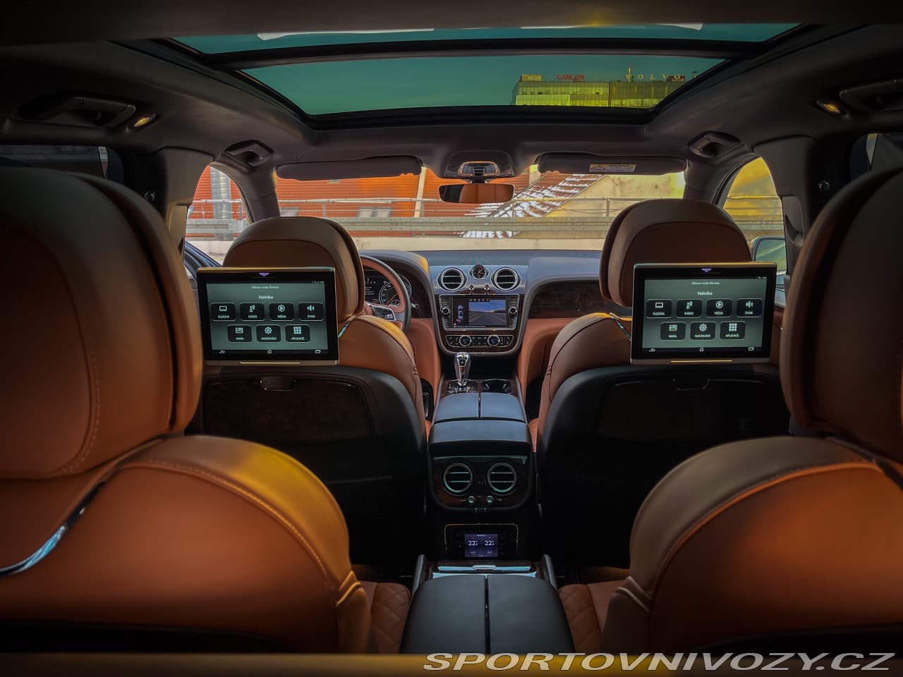 2016 Bentley BENTAYGA - 18