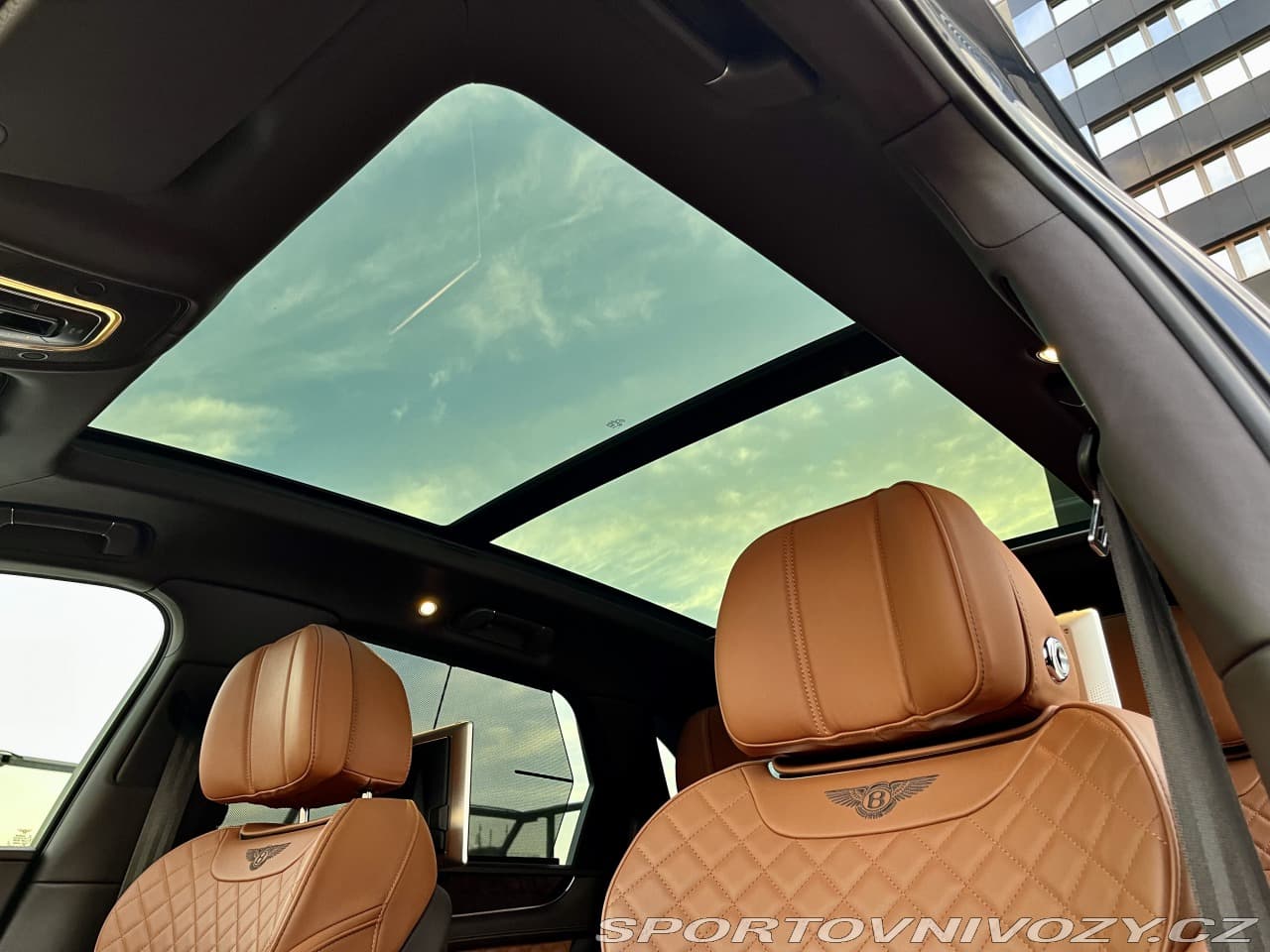 2016 Bentley BENTAYGA - 19