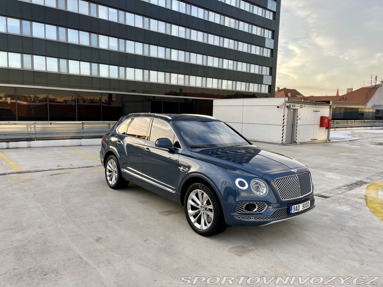 2016 Bentley BENTAYGA - 3