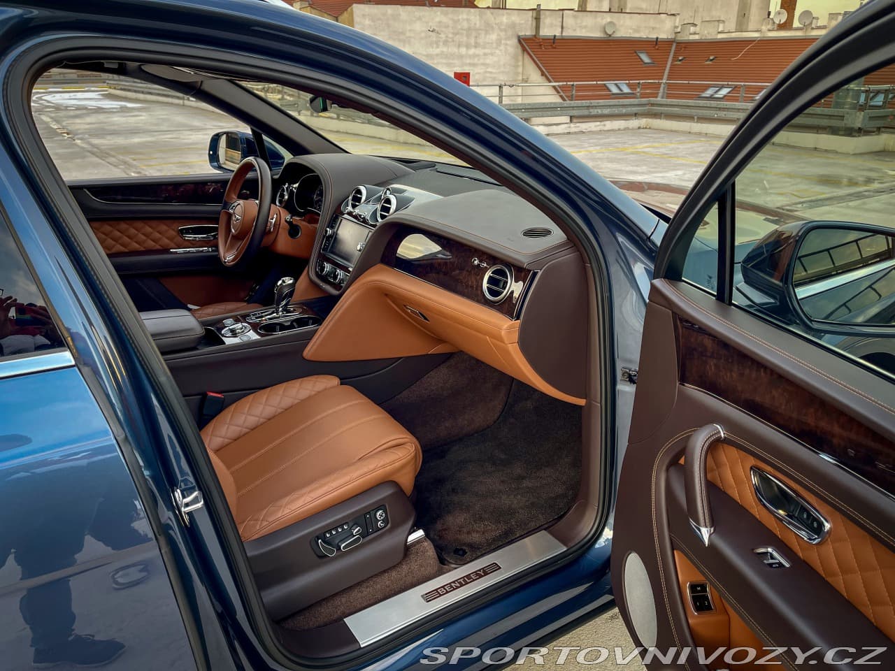 2016 Bentley BENTAYGA - 9