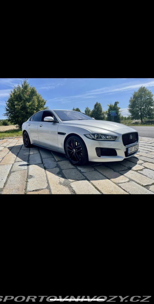 2018 Jaguar Xe - 4