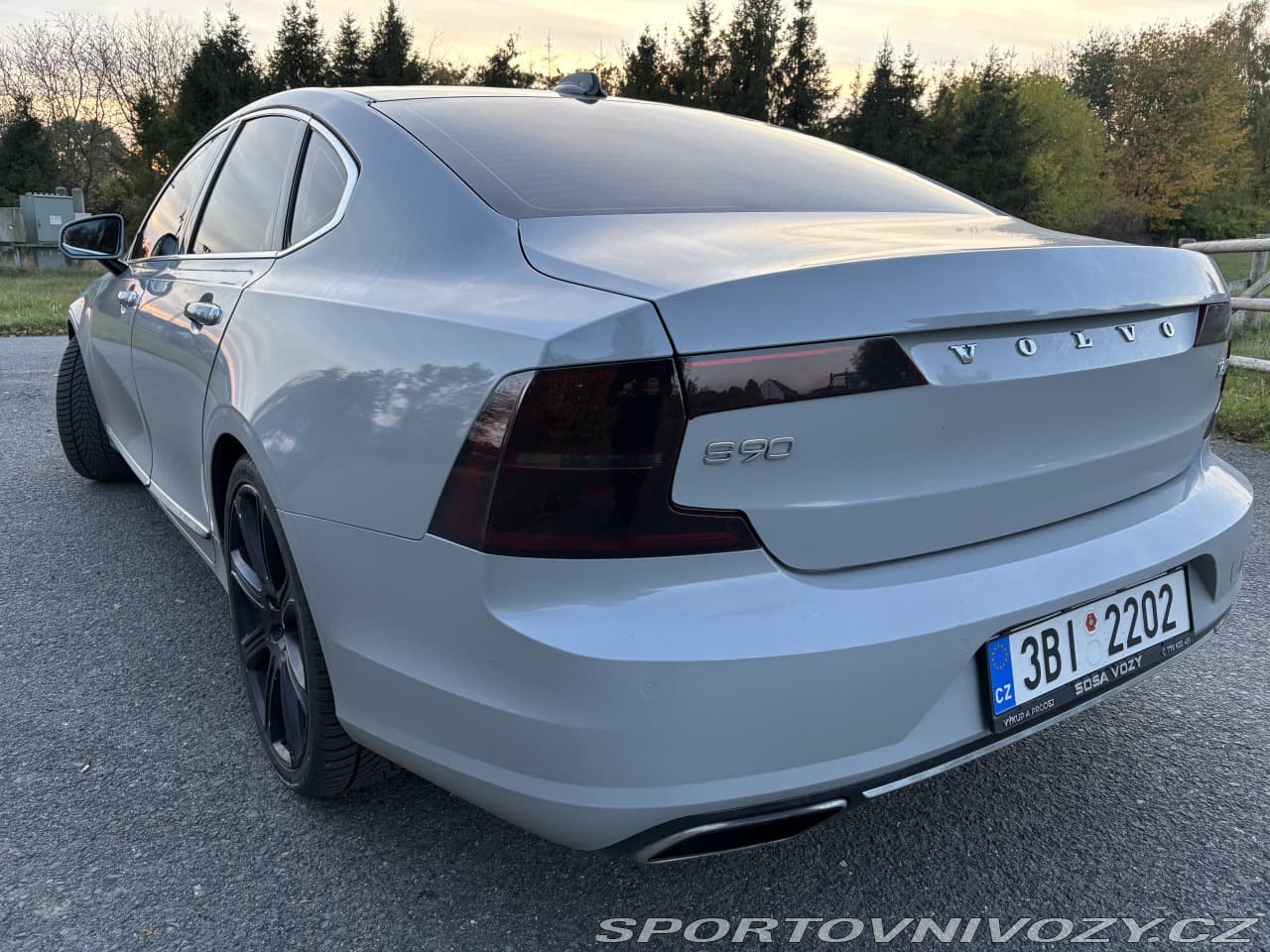 2017 Volvo S90 - 11