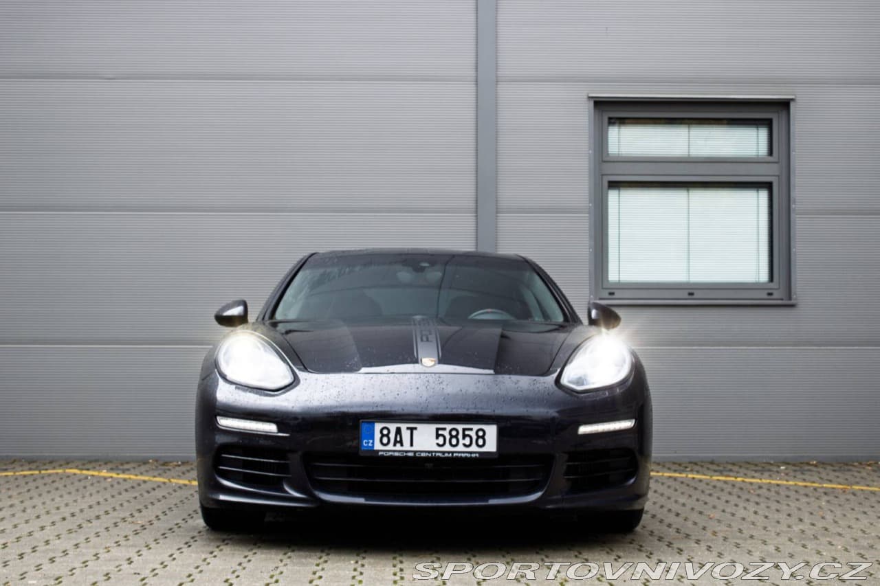 2013 Porsche PANAMERA - 2