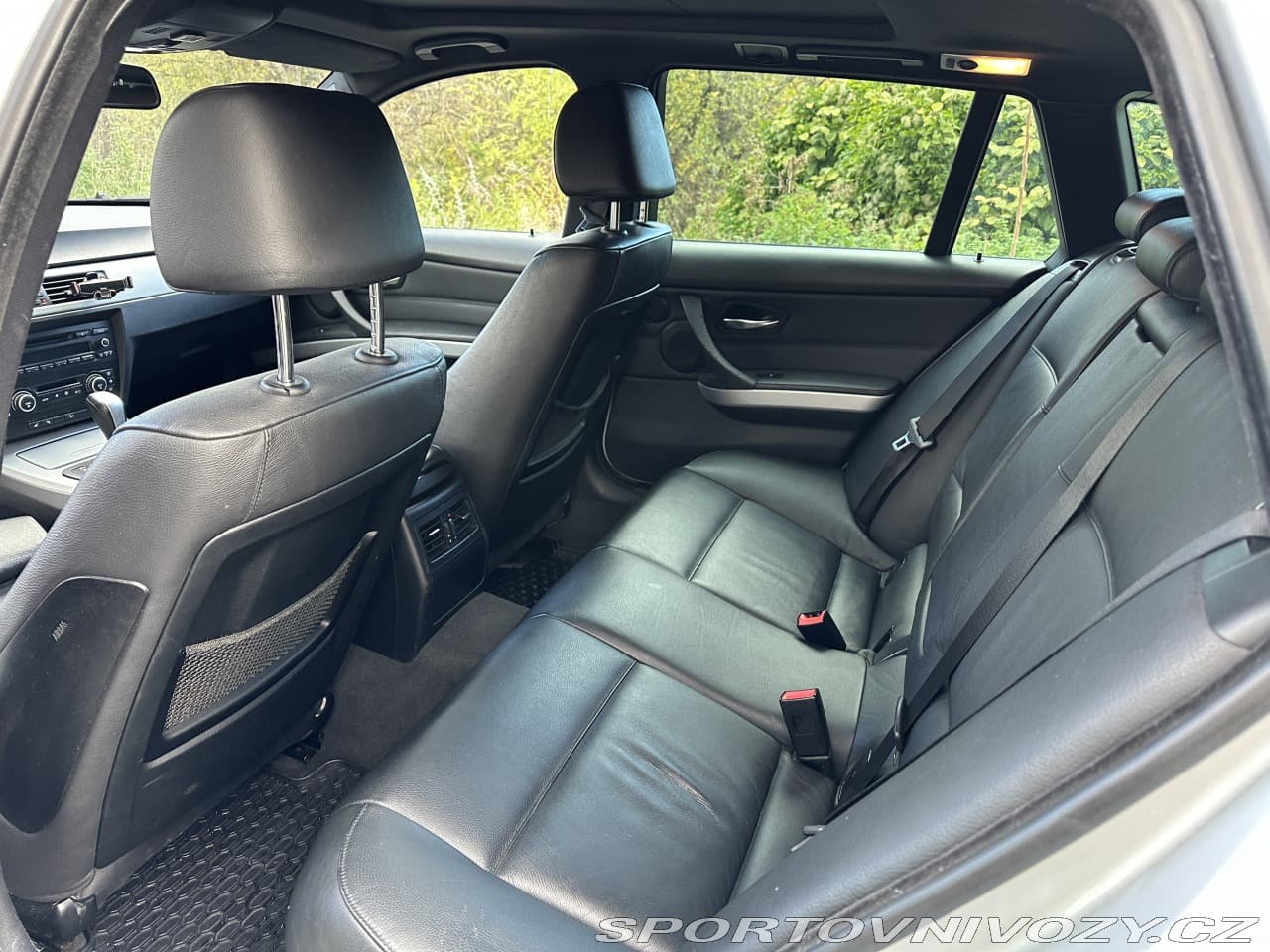 2009 BMW 3-SERIES - 10