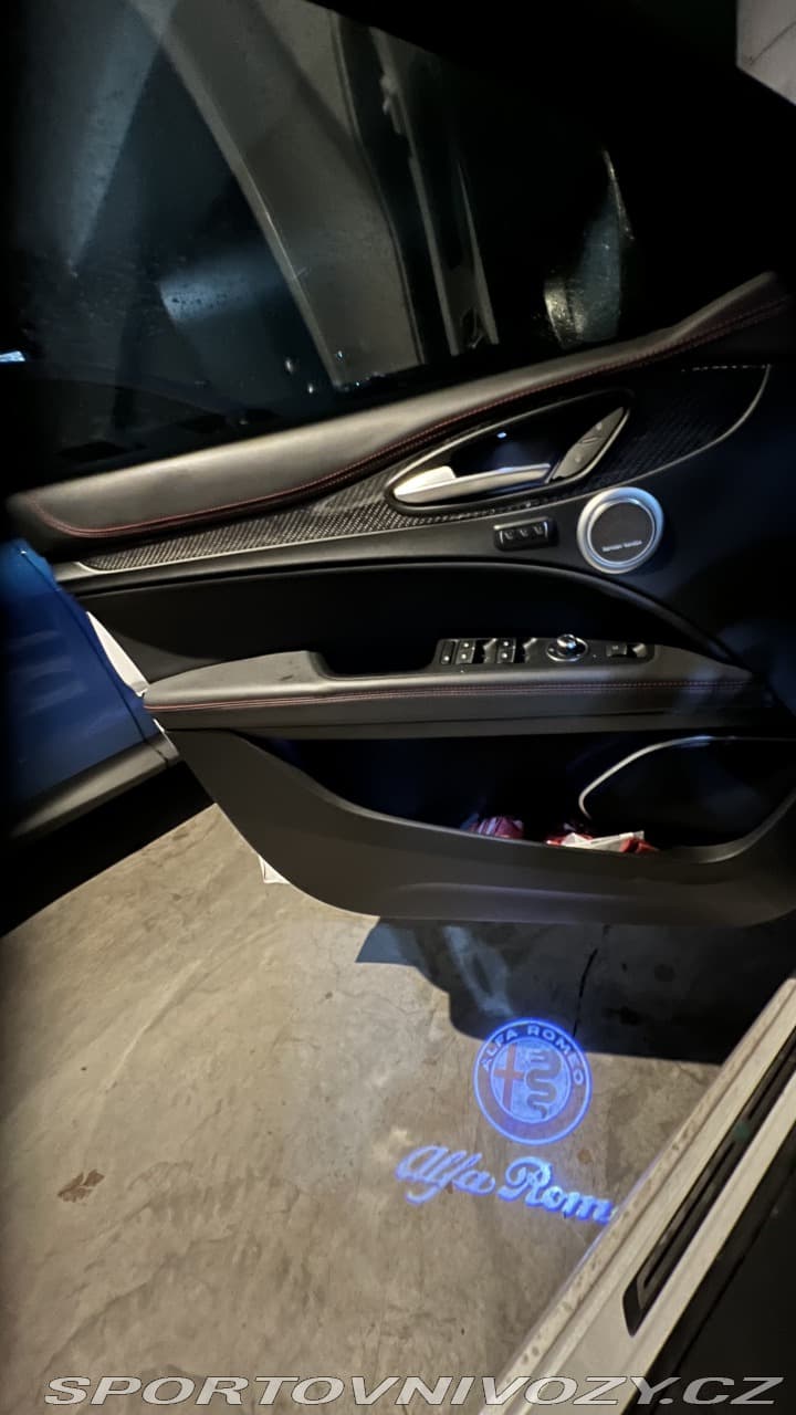 2021 Alfa Romeo STELVIO - 6