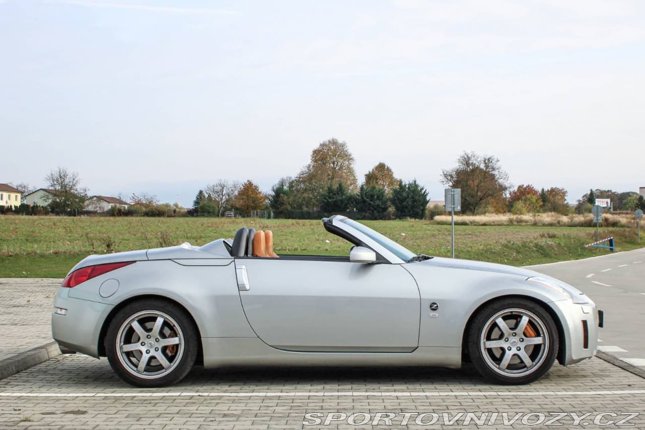 2005 Nissan 350Z - 13