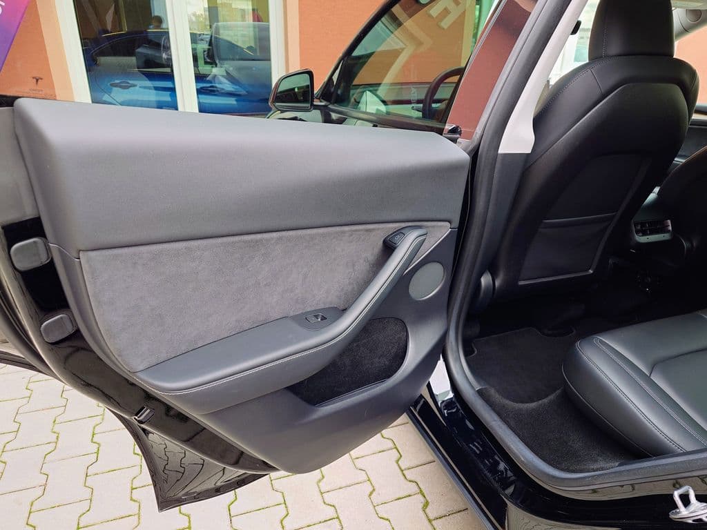 2022 Tesla Model Y - 31