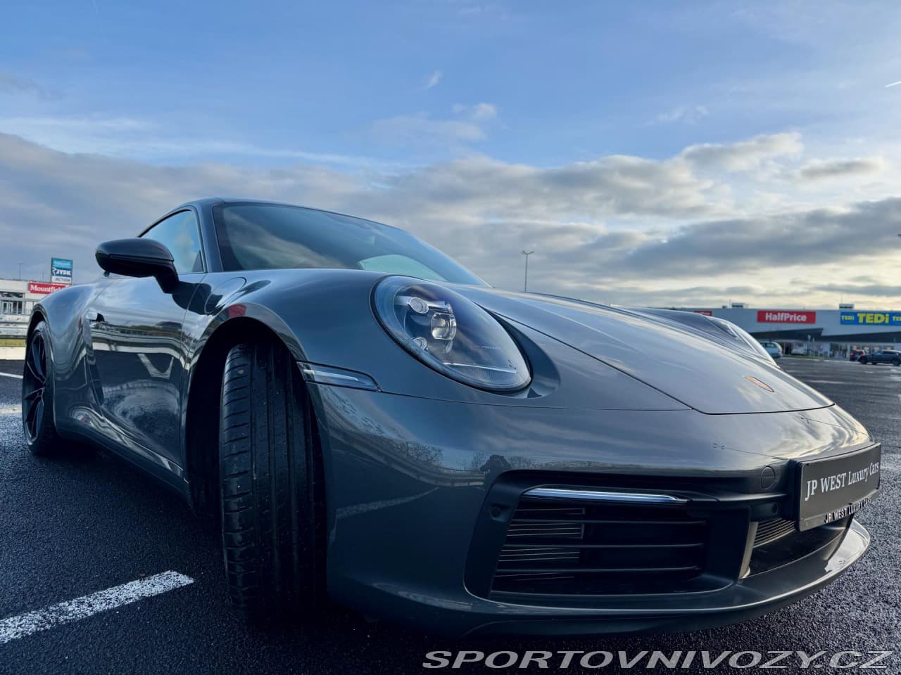 2020 Porsche 911 - 11