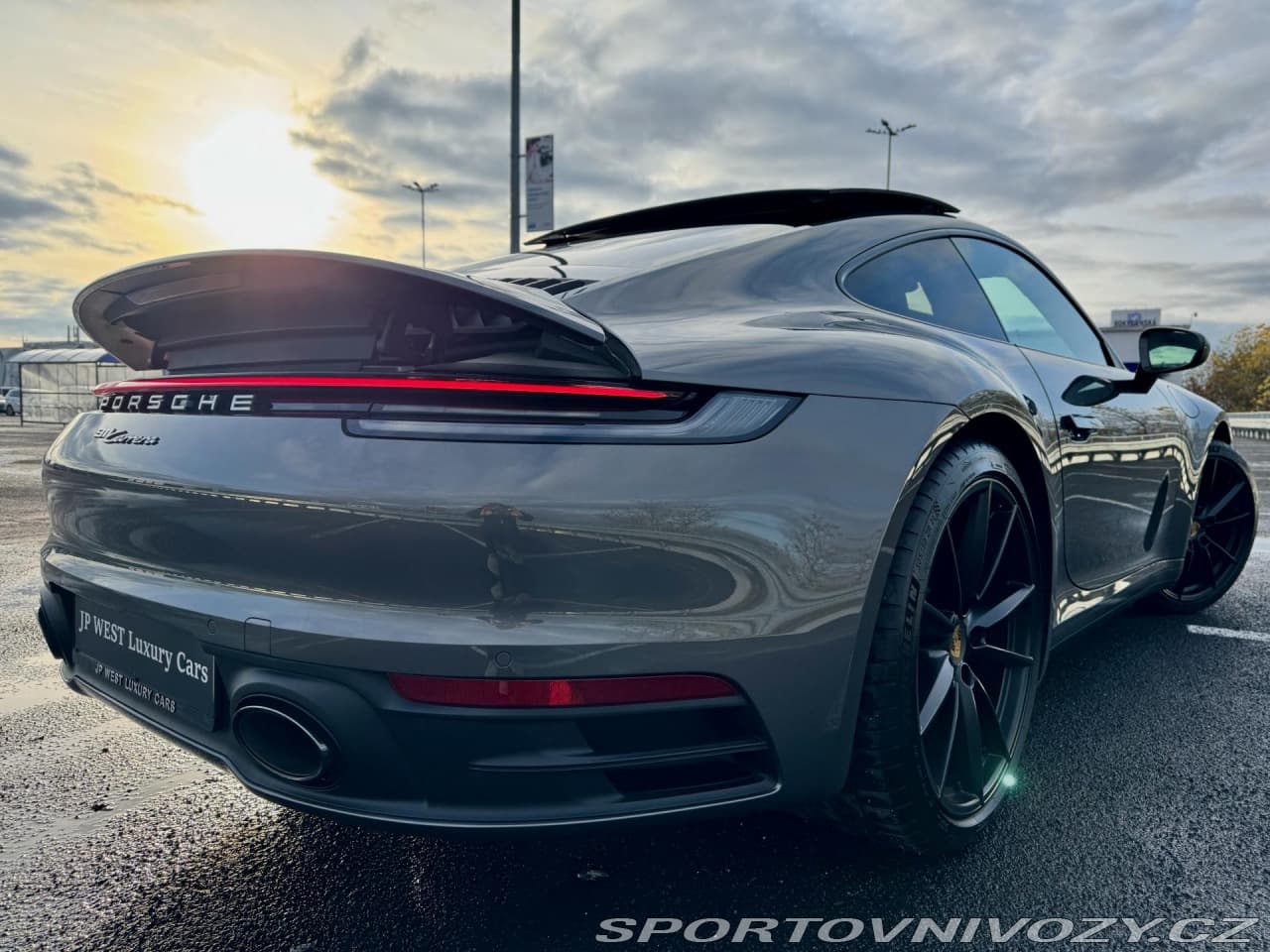 2020 Porsche 911 - 16