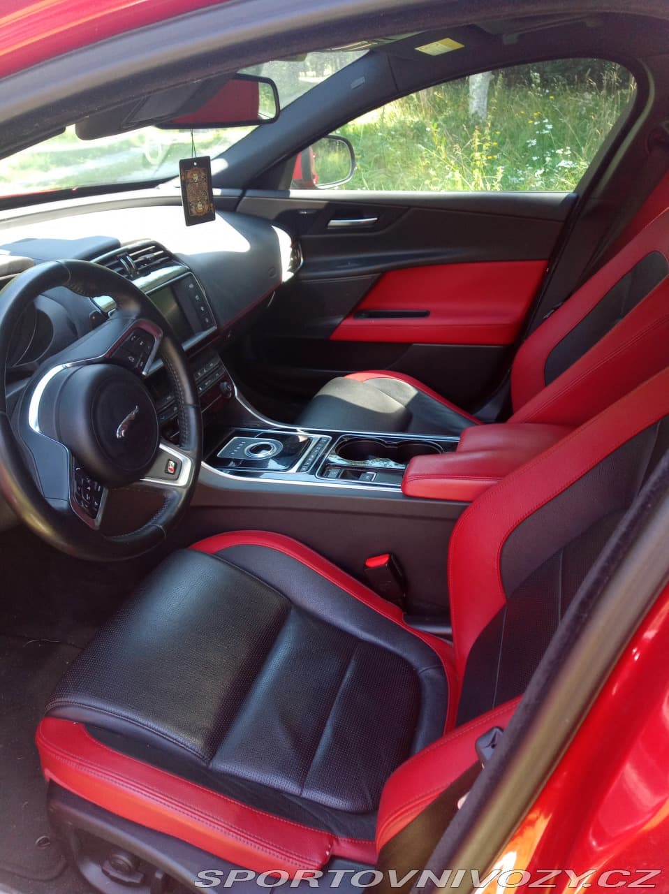 2018 Jaguar XE - 2