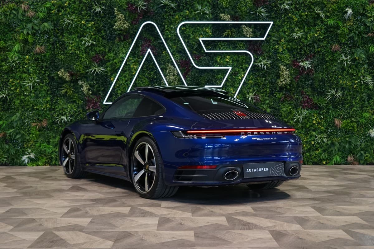 2020 Porsche 911 - 13