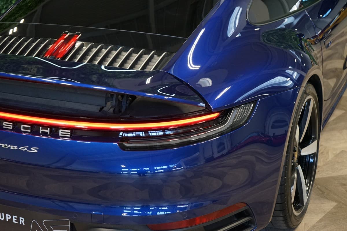 2020 Porsche 911 - 15
