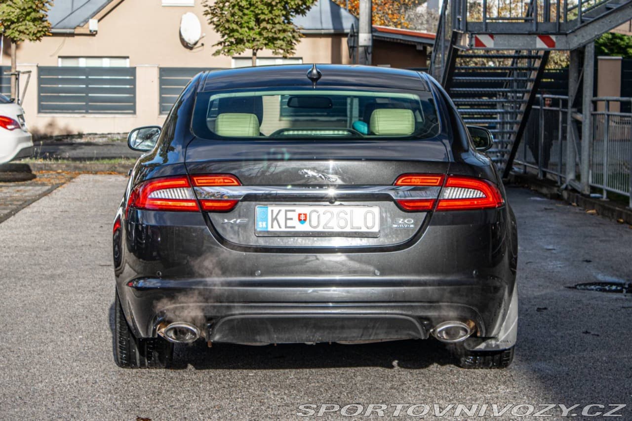 2013 Jaguar Xf - 9