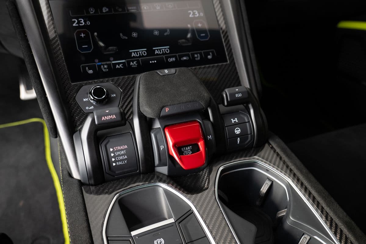 2025 Lamborghini URUS - 14