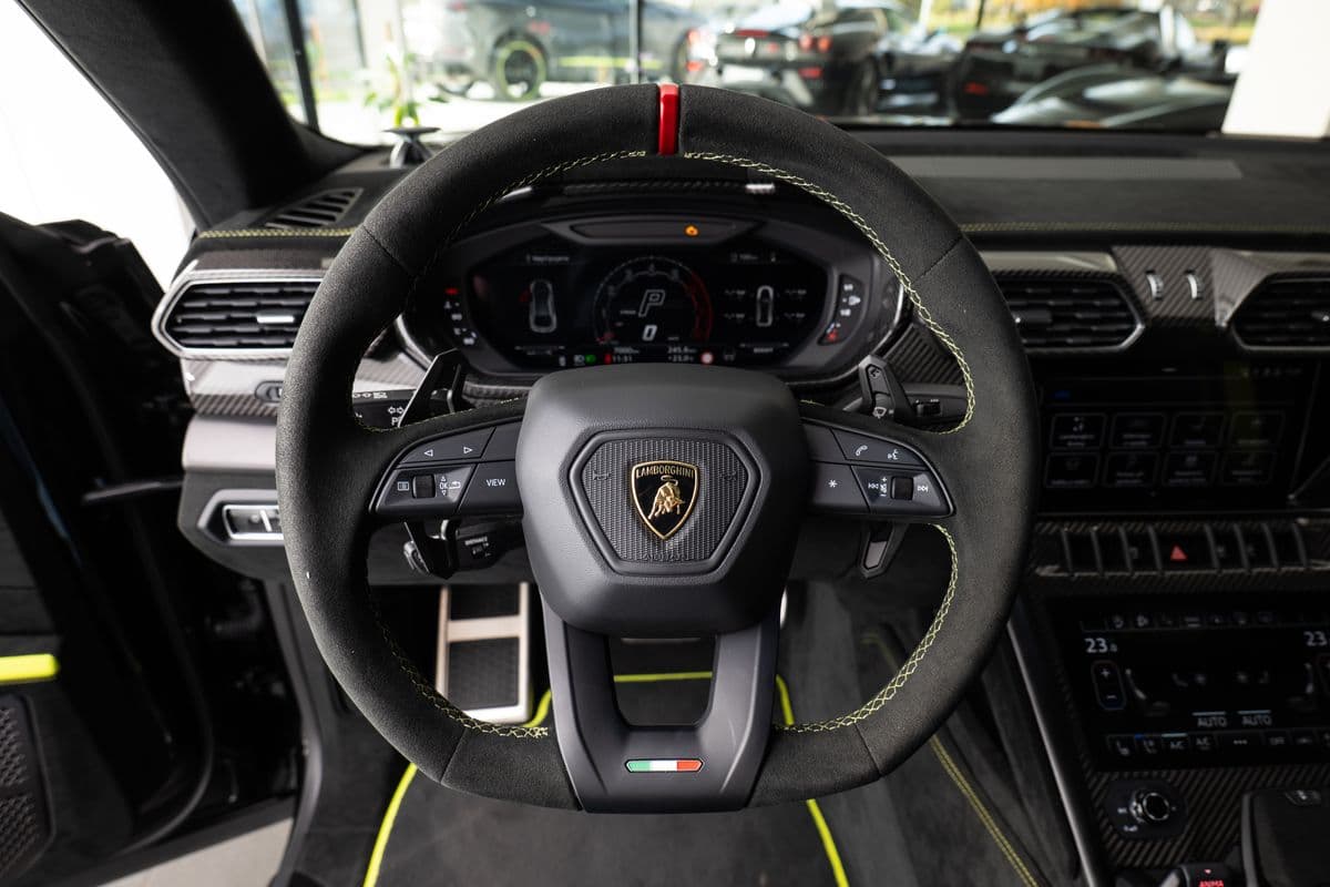 2025 Lamborghini URUS - 6