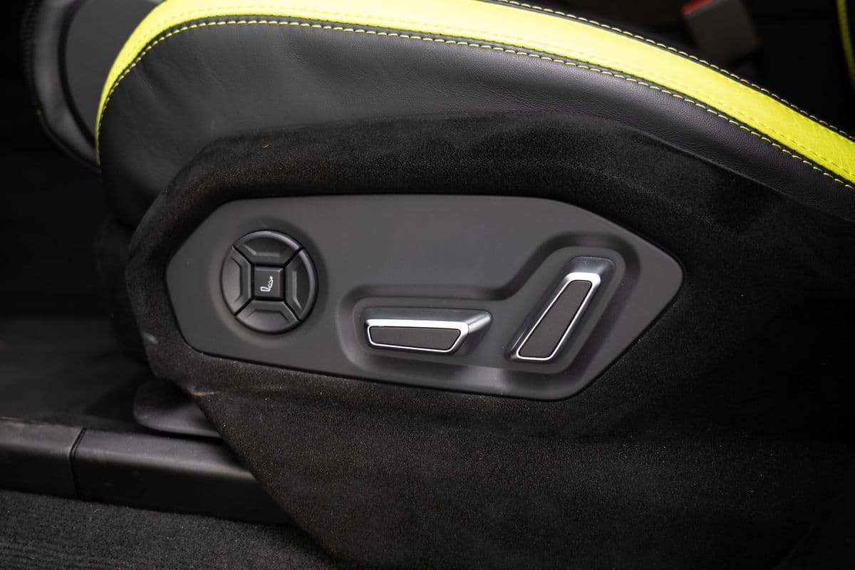 2025 Lamborghini URUS - 8