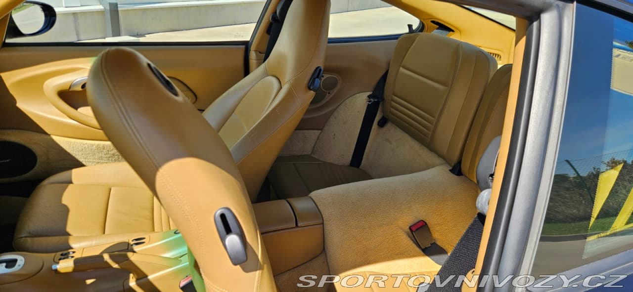 2001 Porsche 911 - 14