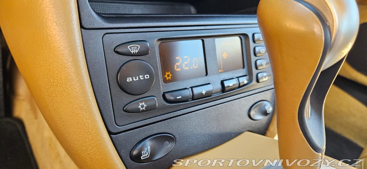 2001 Porsche 911 - 16